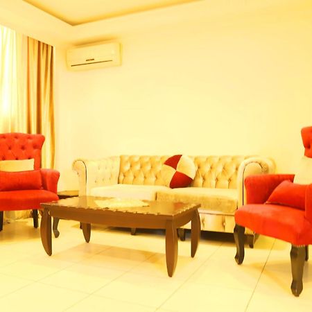 Royal Garden Hotel Beirut Bagian luar foto