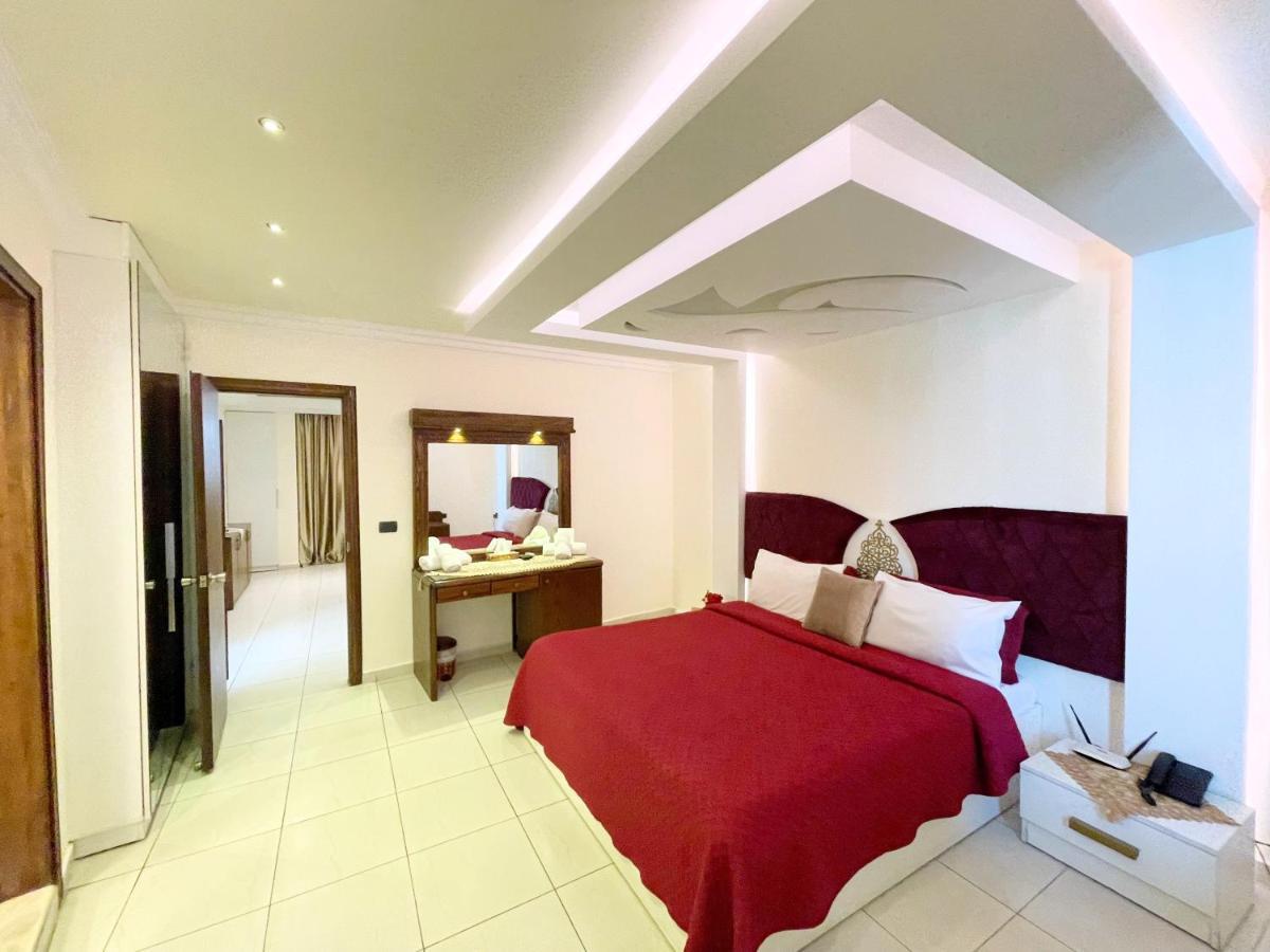 Royal Garden Hotel Beirut Bagian luar foto