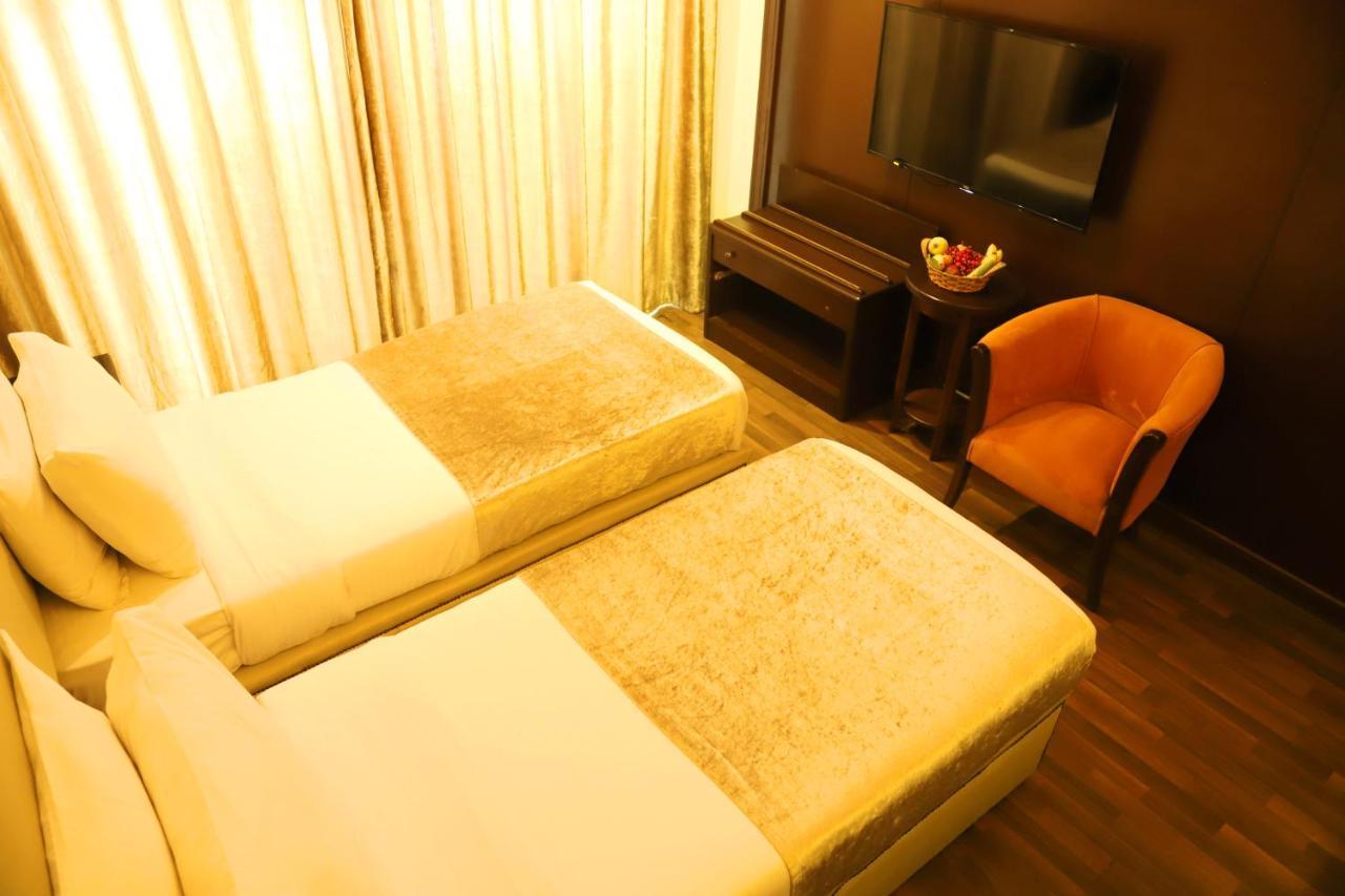 Royal Garden Hotel Beirut Bagian luar foto
